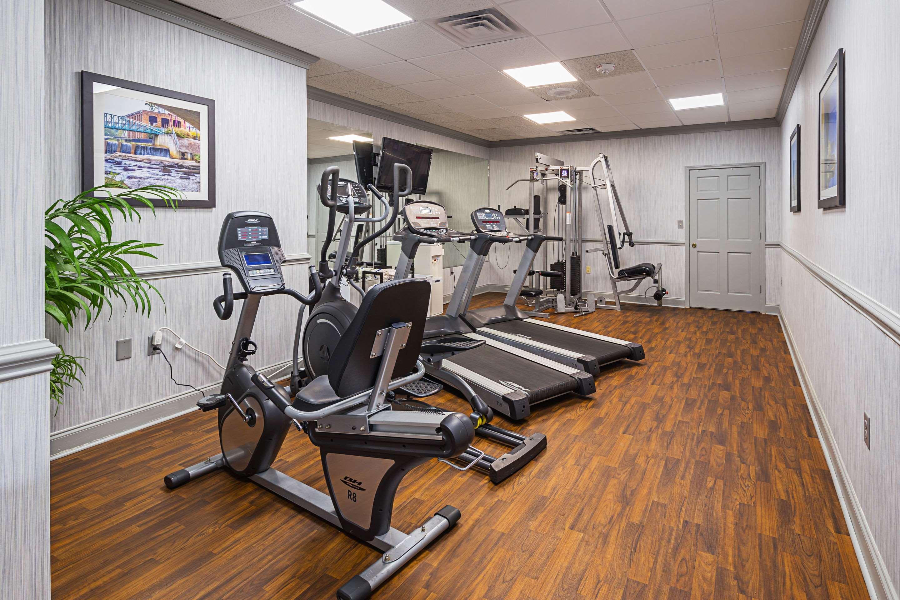 Quality Inn & Suites Greenville - Haywood Mall Buitenkant foto
