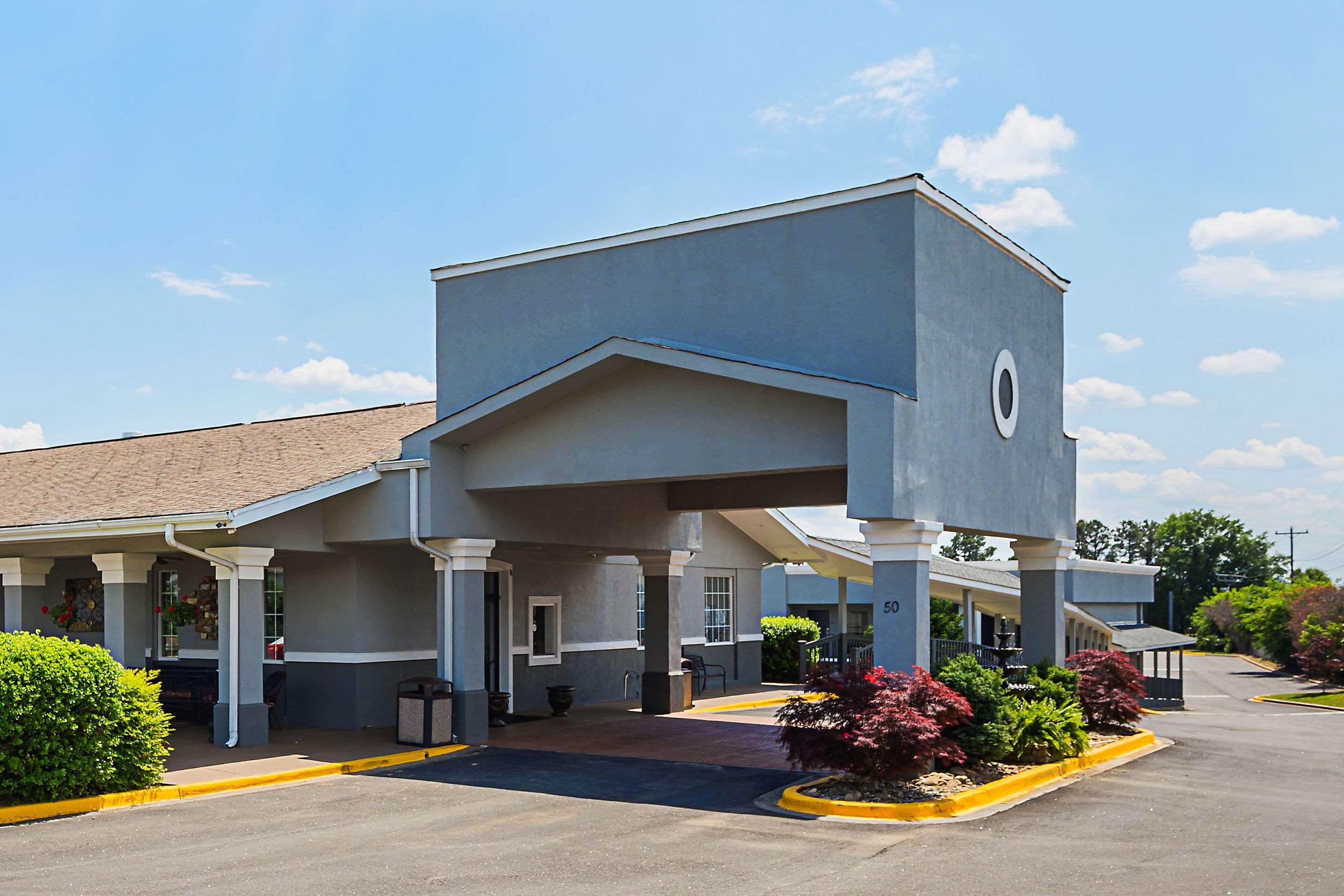 Quality Inn & Suites Greenville - Haywood Mall Buitenkant foto