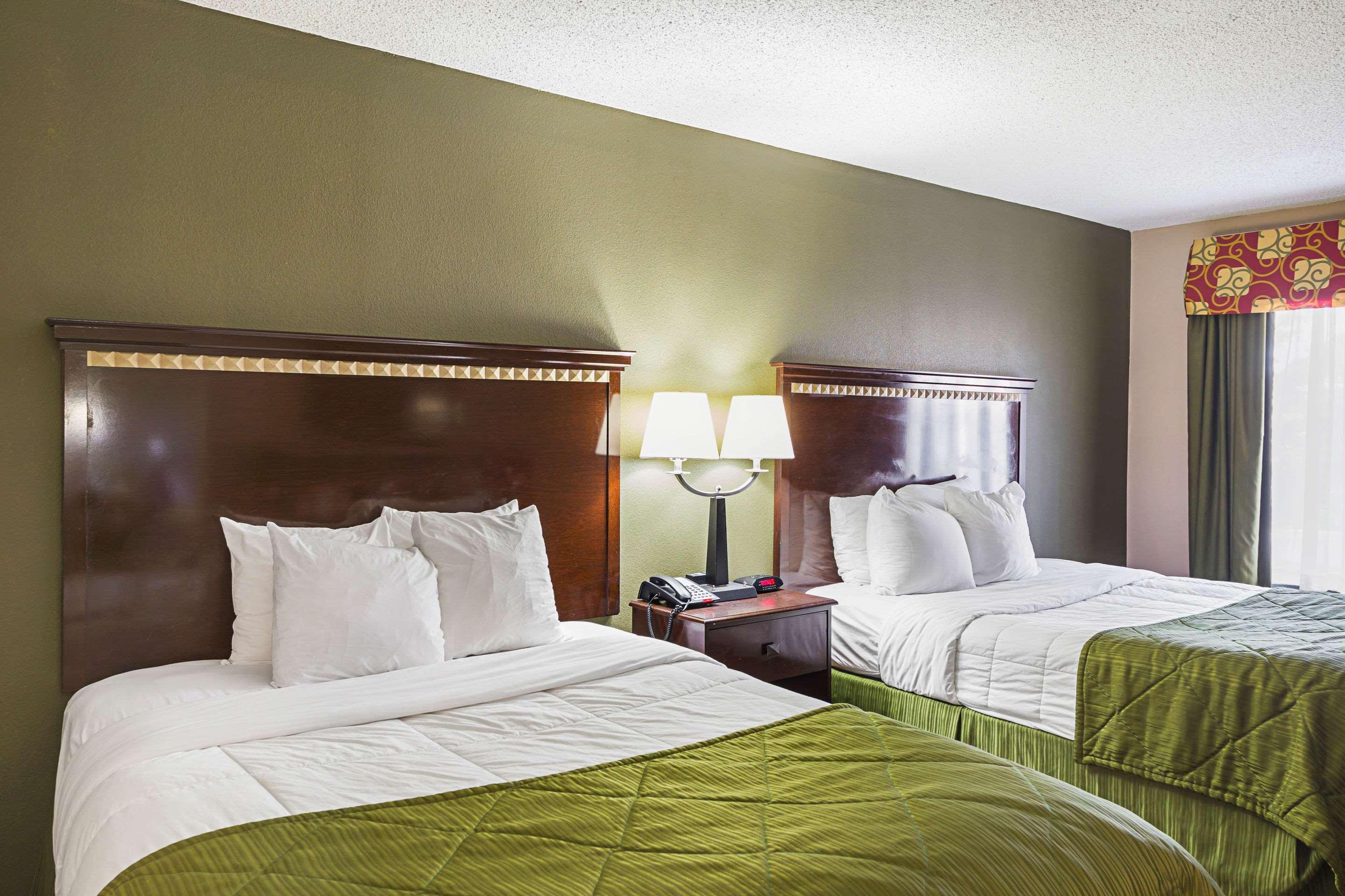 Quality Inn & Suites Greenville - Haywood Mall Buitenkant foto