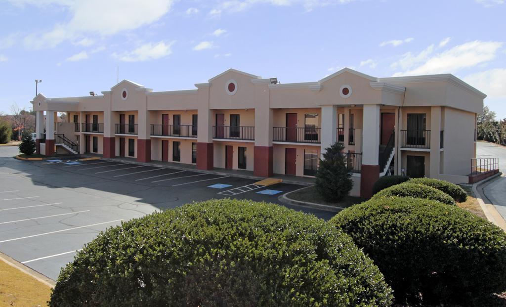 Quality Inn & Suites Greenville - Haywood Mall Buitenkant foto