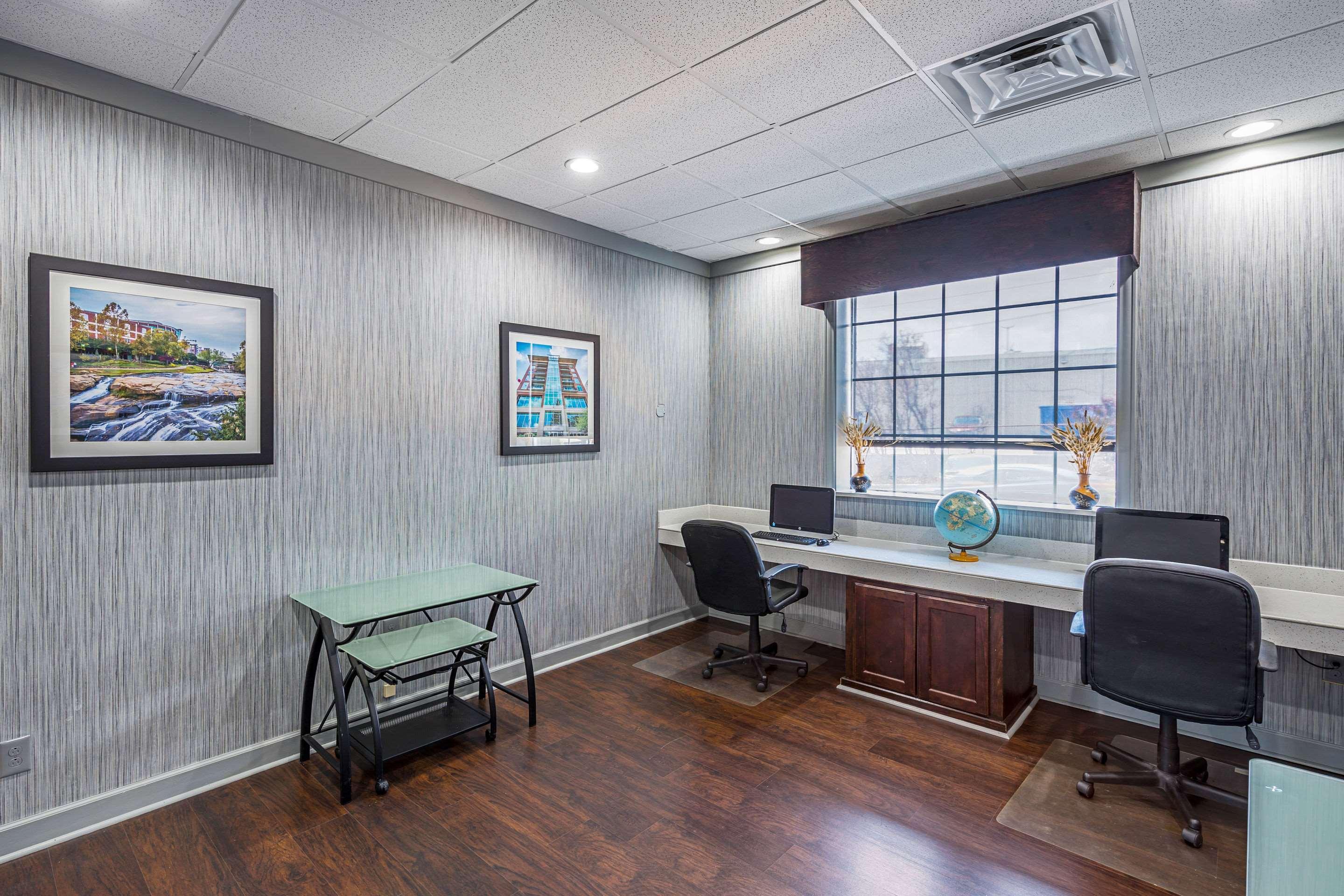 Quality Inn & Suites Greenville - Haywood Mall Buitenkant foto