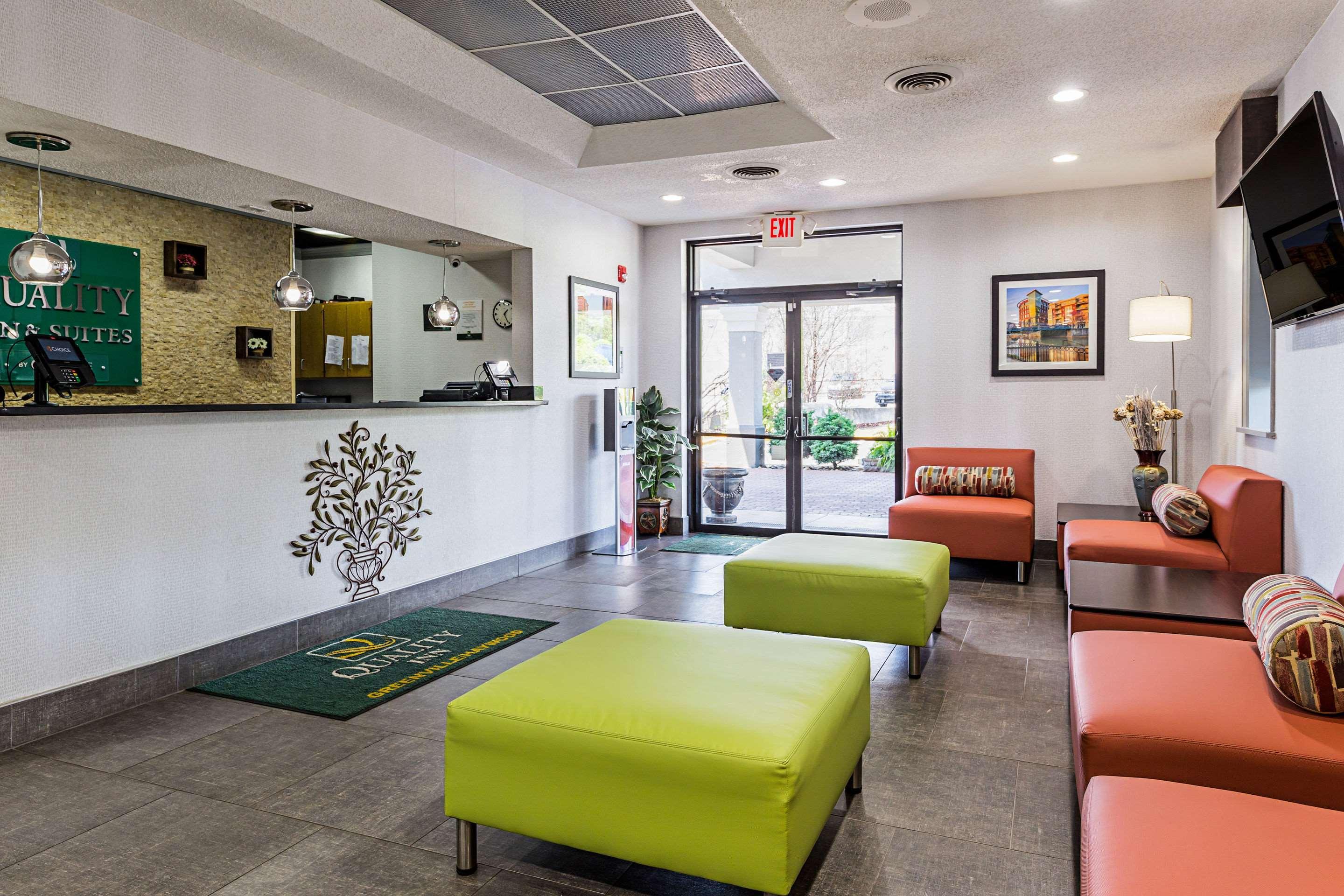 Quality Inn & Suites Greenville - Haywood Mall Buitenkant foto