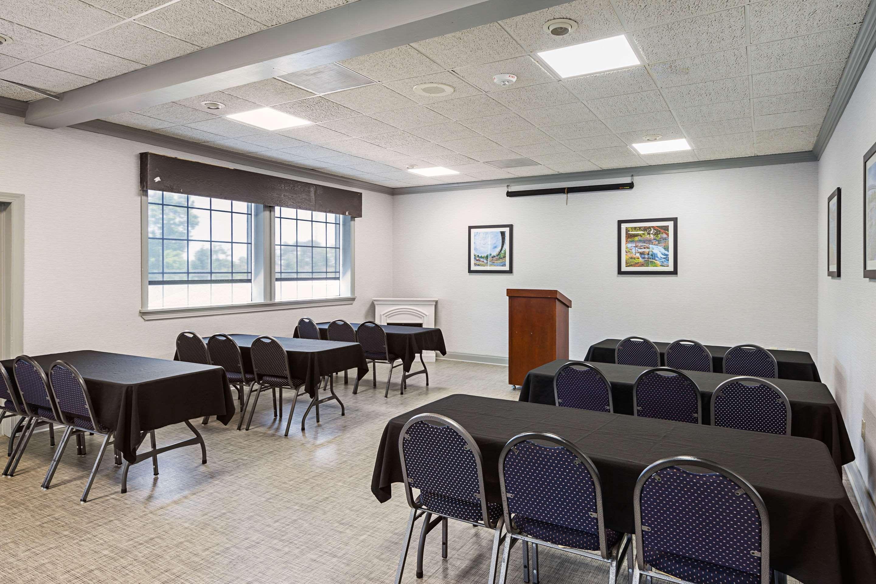 Quality Inn & Suites Greenville - Haywood Mall Buitenkant foto