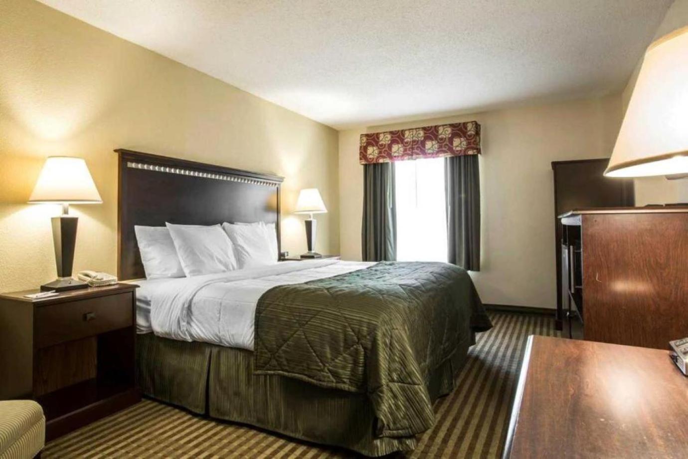 Quality Inn & Suites Greenville - Haywood Mall Buitenkant foto