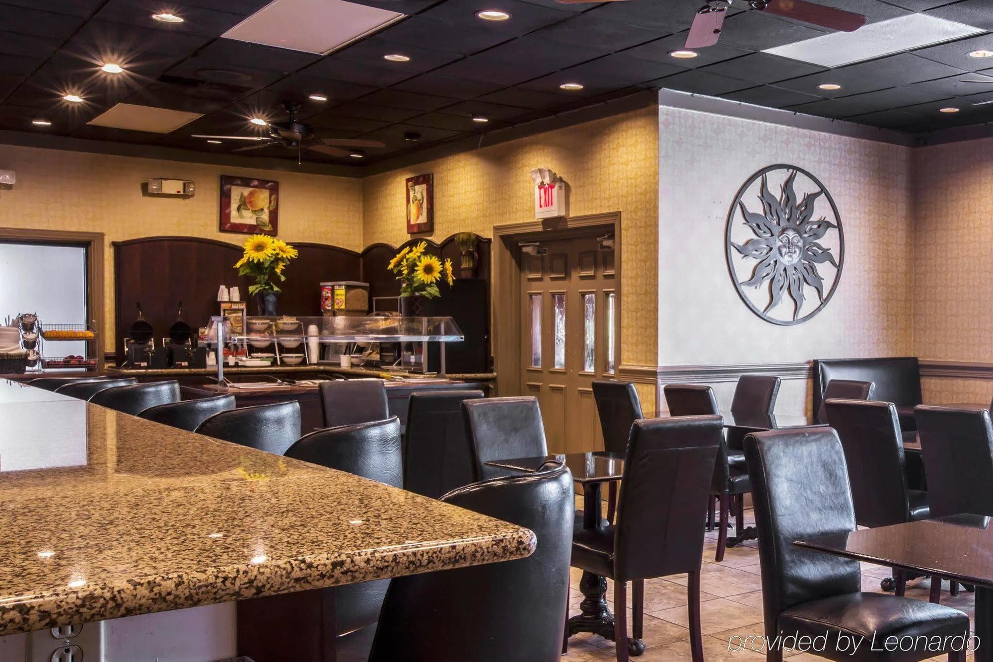Quality Inn & Suites Greenville - Haywood Mall Buitenkant foto