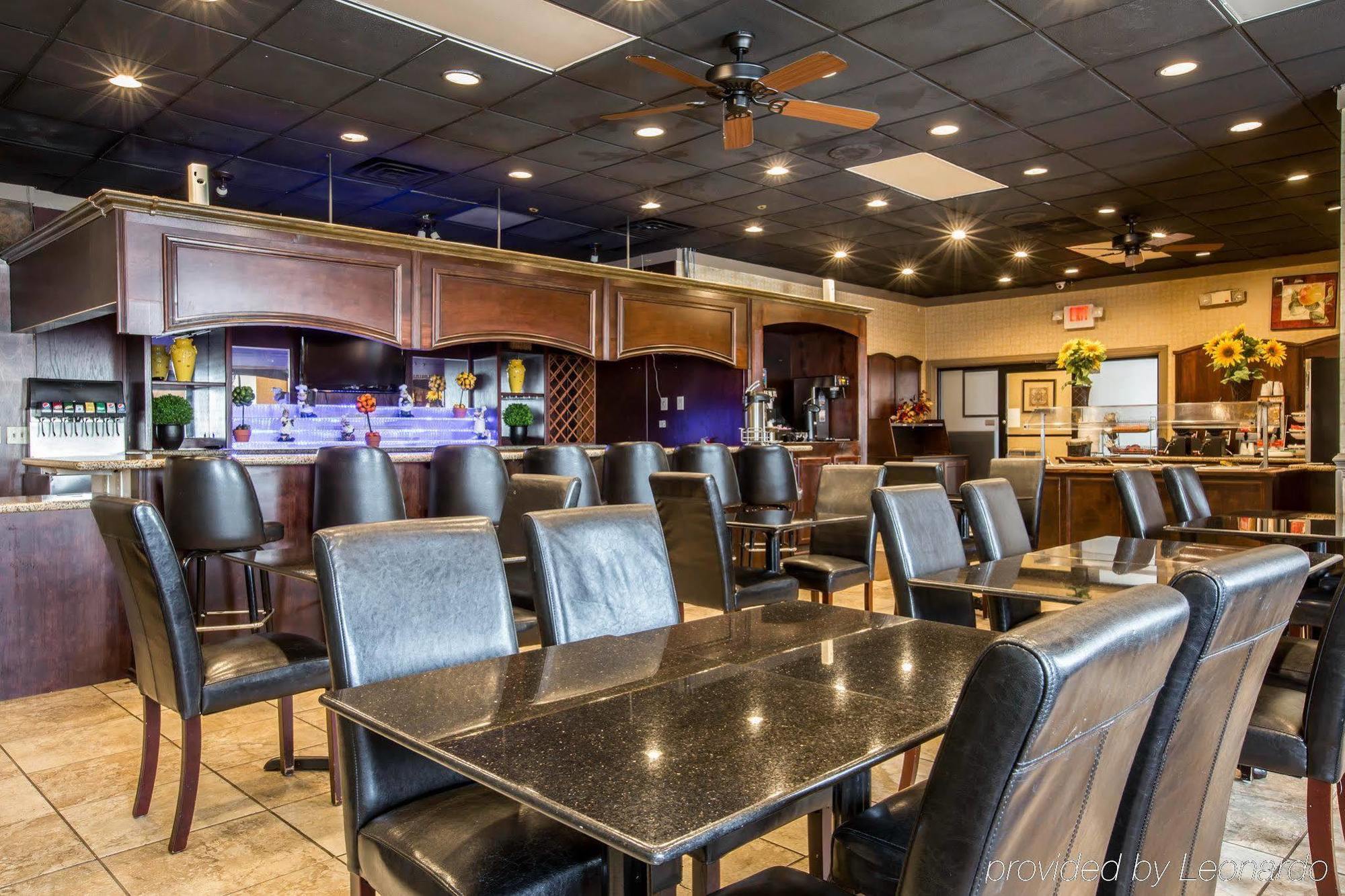 Quality Inn & Suites Greenville - Haywood Mall Buitenkant foto