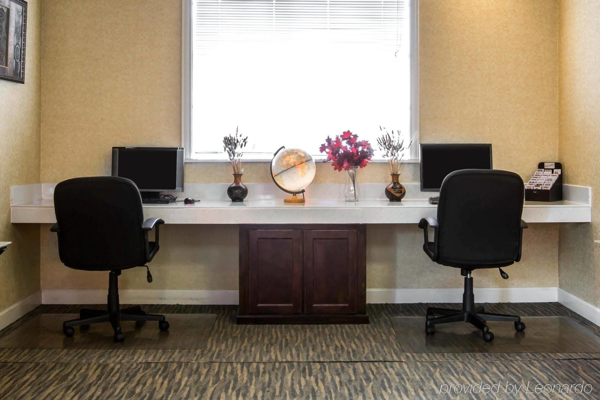Quality Inn & Suites Greenville - Haywood Mall Buitenkant foto