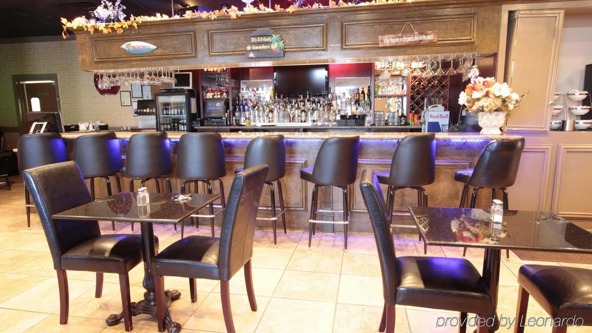 Quality Inn & Suites Greenville - Haywood Mall Buitenkant foto